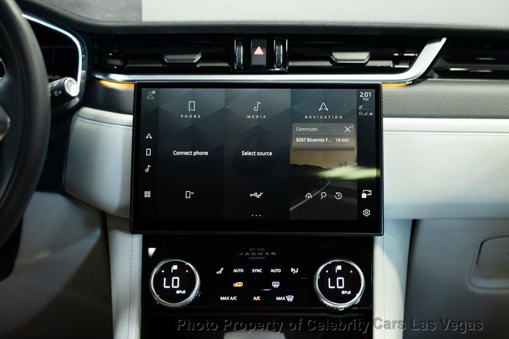 2023 Jaguar F-PACE SVR photo 37