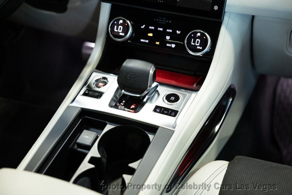 2023 Jaguar F-PACE SVR photo 39