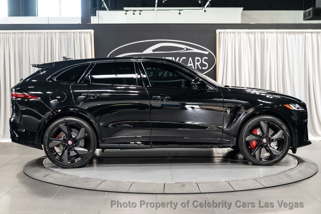 2023 Jaguar F-PACE SVR photo 6