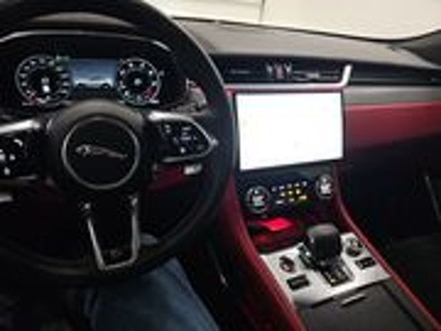 2023 Jaguar F-PACE SVR/AWD/PanoRoof/Htd&CldSeats/AdapCruise/BlackPack/22"Wheels/NAV - 23001579 - 4