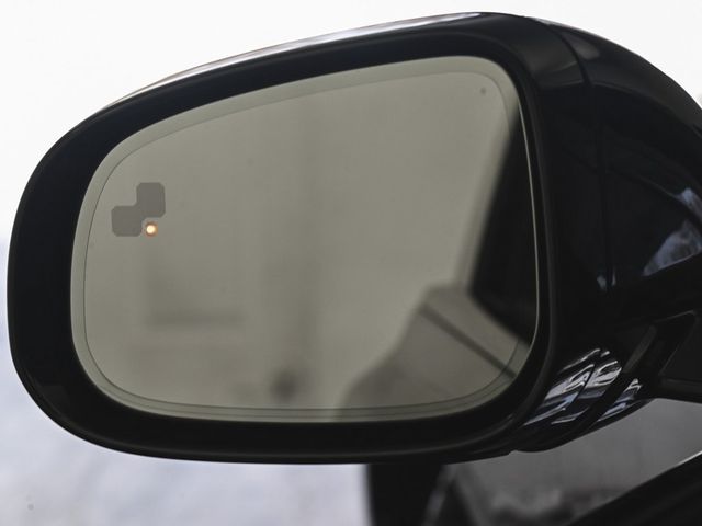 2023 Jaguar XF R-Dynamic SE - 22963480 - 38