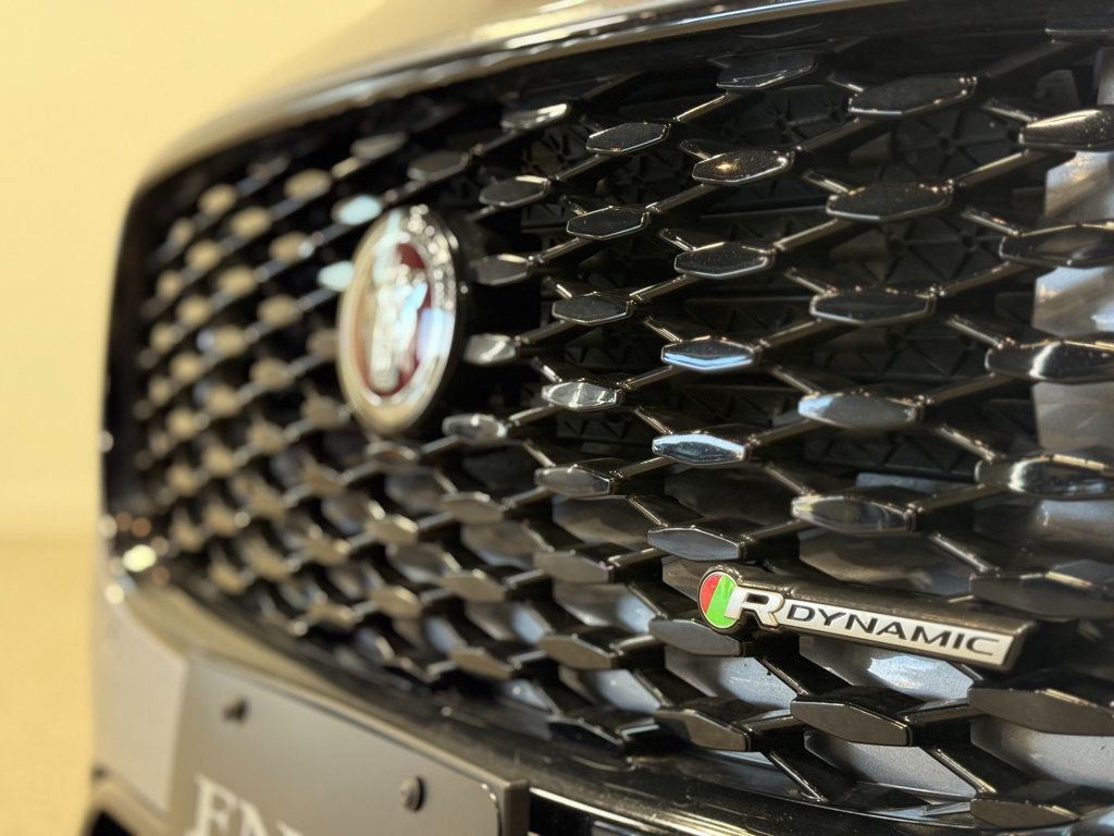 2023 Jaguar XF R-Dynamic SE Sedan AWD - 23065571 - 17