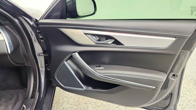 2023 Jaguar XF R-Dynamic SE Sedan AWD w/ 20'' Wheels, Meridian 650W Sound - 22998958 - 25