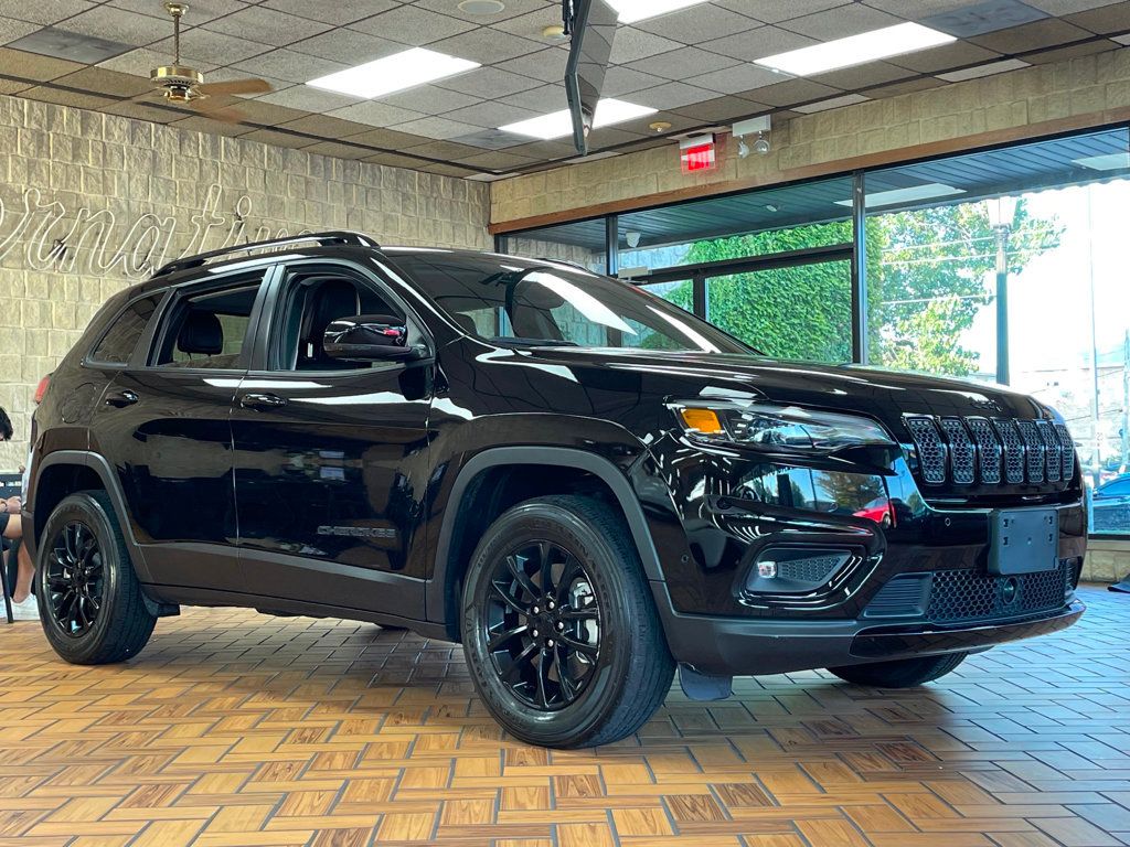 2023 Jeep Cherokee Altitude Lux photo 8