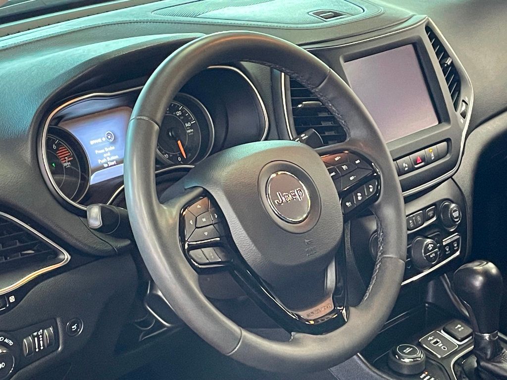 2023 Jeep Cherokee Altitude Lux photo 14