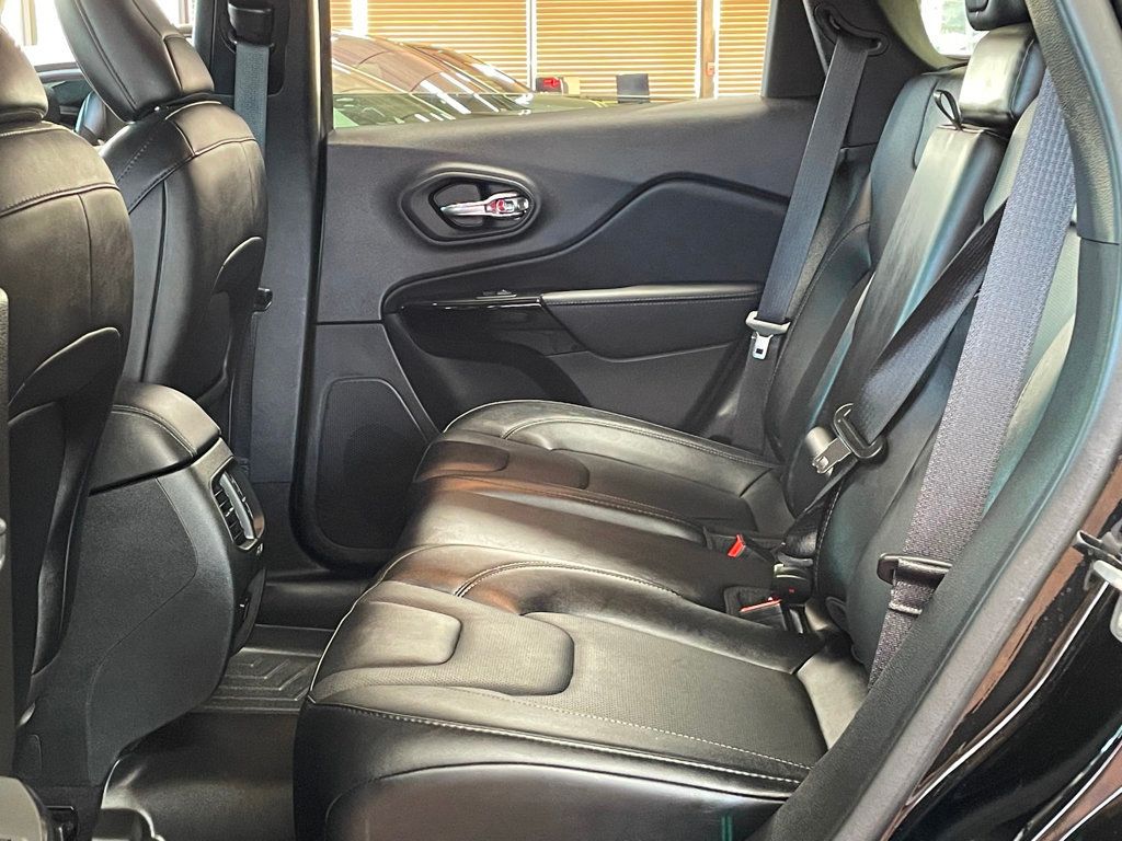 2023 Jeep Cherokee Altitude Lux photo 20