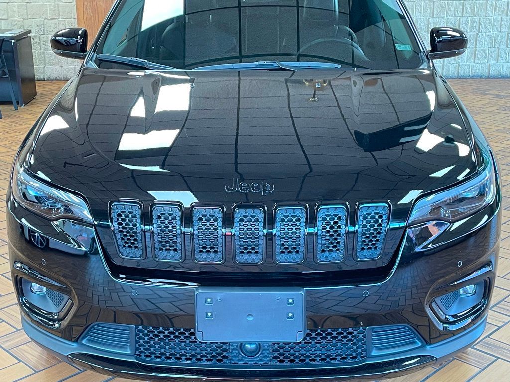 2023 Jeep Cherokee Altitude Lux photo 2