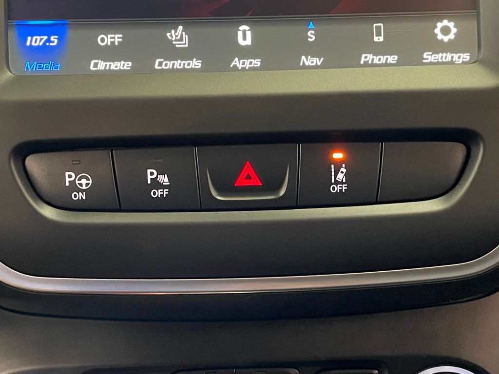 2023 Jeep Cherokee Altitude Lux photo 35
