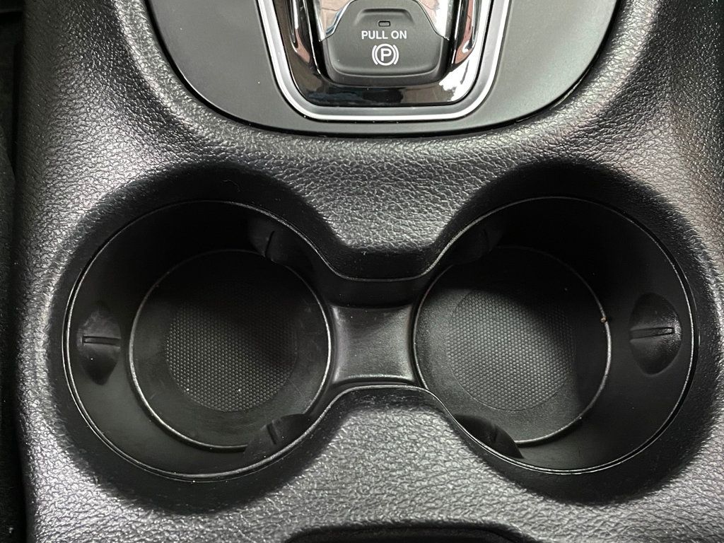 2023 Jeep Cherokee Altitude Lux photo 40