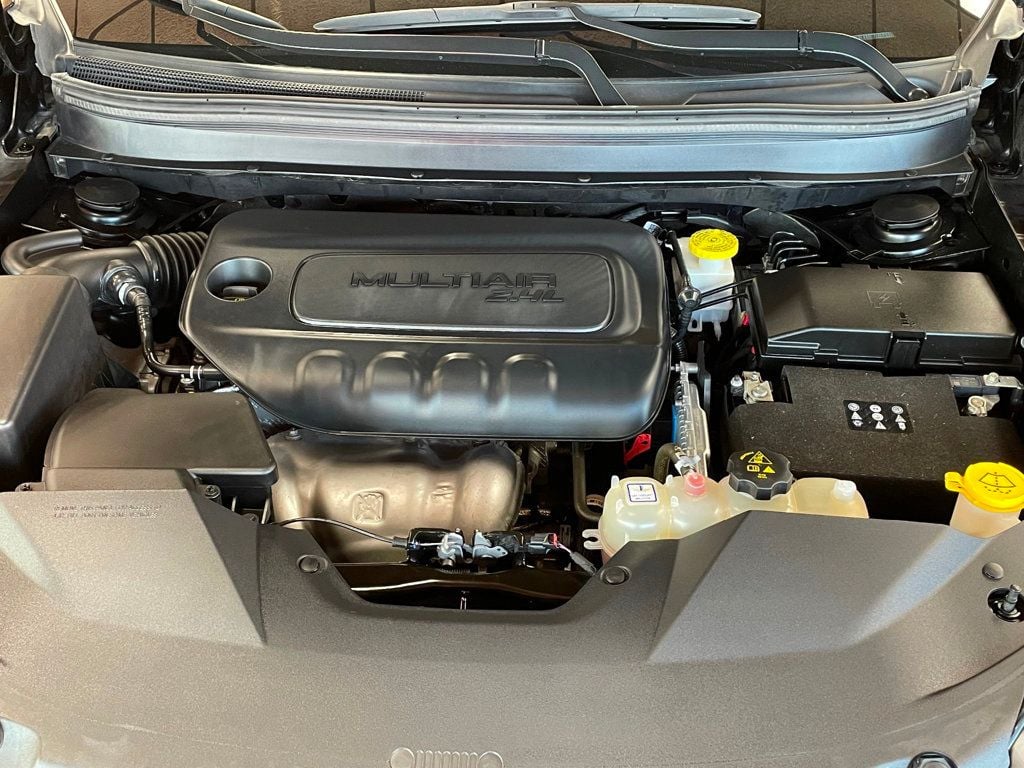 2023 Jeep Cherokee Altitude Lux photo 42
