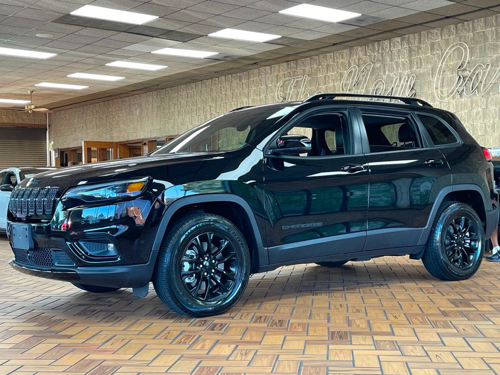 2023 Jeep Cherokee Altitude Lux photo 3