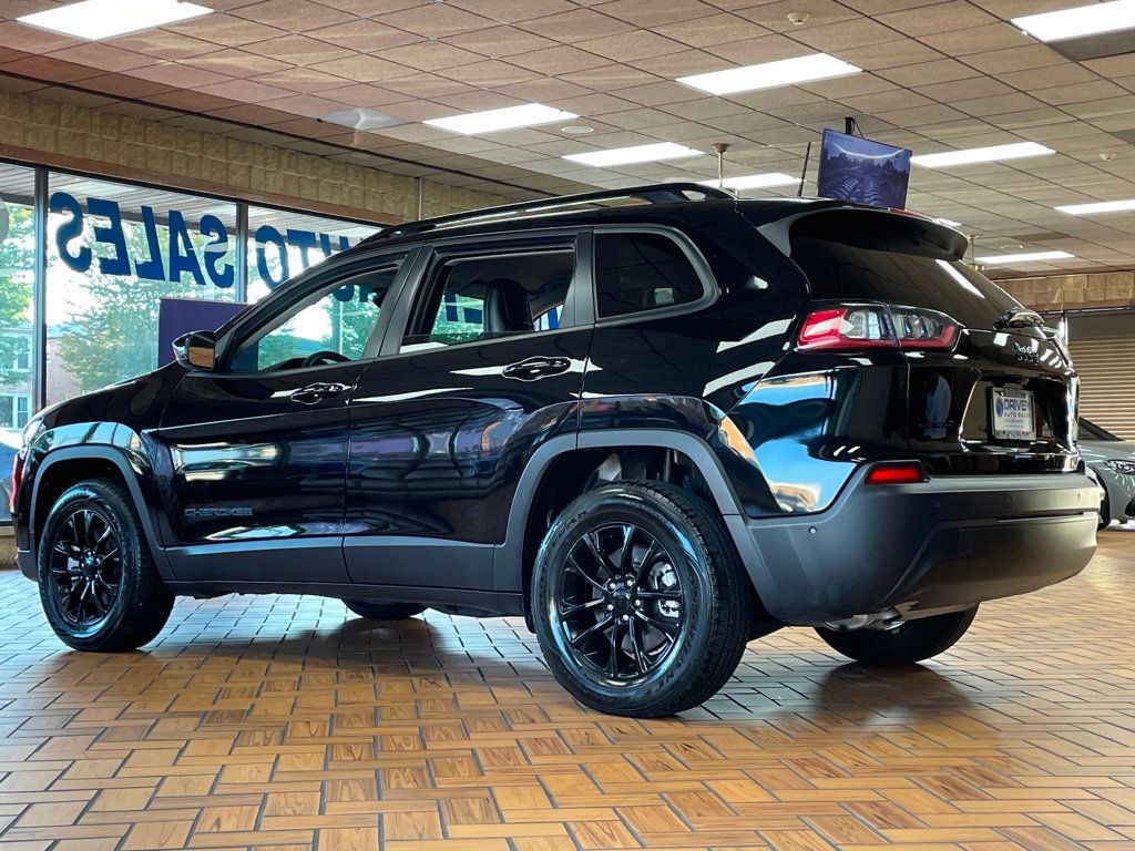 2023 Jeep Cherokee Altitude Lux photo 6