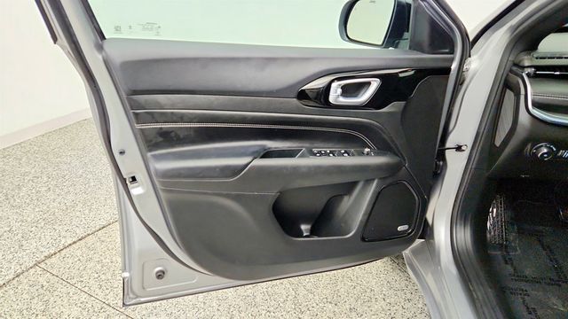 2023 Jeep Compass High Altitude 4x4 w/ Panoramic Sunroof - 23079635 - 10
