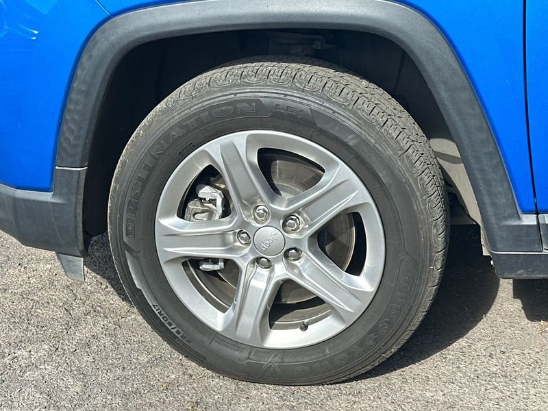 2023 Jeep Compass Latitude 4x4 - 22995050 - 11