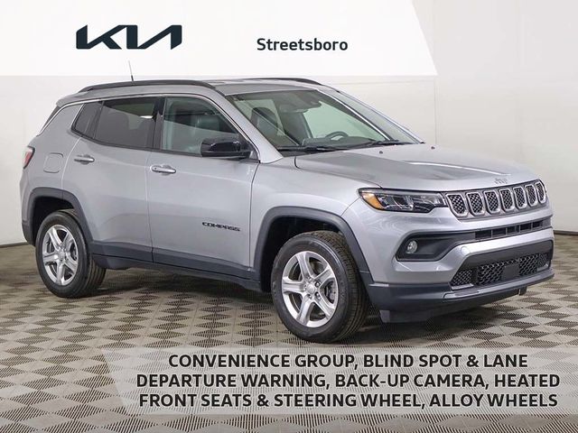 2023 Jeep Compass Latitude 4x4 - 23015675 - 0