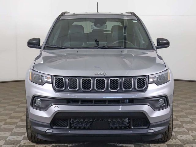 2023 Jeep Compass Latitude 4x4 - 23015675 - 9