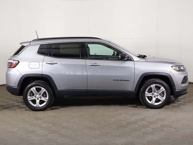 2023 Jeep Compass Latitude 4x4 - 23015675 - 16
