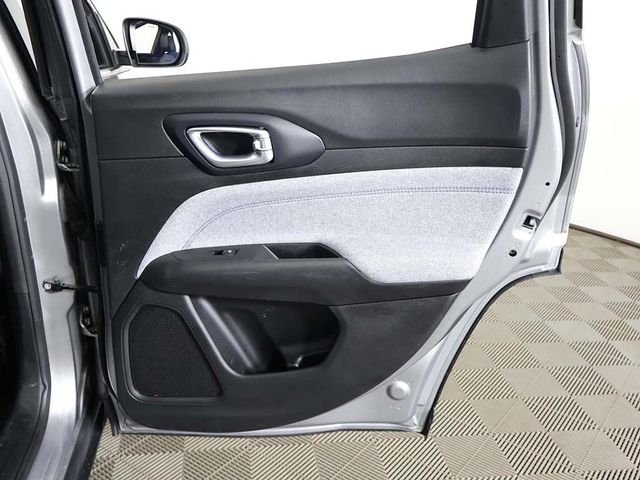2023 Jeep Compass Latitude 4x4 - 23015675 - 24