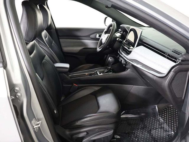 2023 Jeep Compass Latitude 4x4 - 23015675 - 30