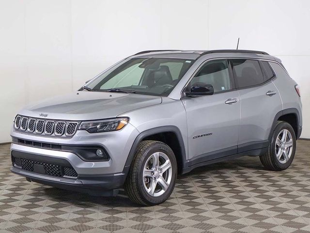 2023 Jeep Compass Latitude 4x4 - 23015675 - 6