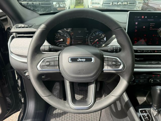 2023 Jeep Compass Latitude Lux 4x4 - 22935953 - 4