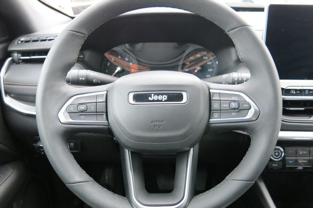 2023 Jeep Compass (RED) Edition 4x4 - 22996708 - 24