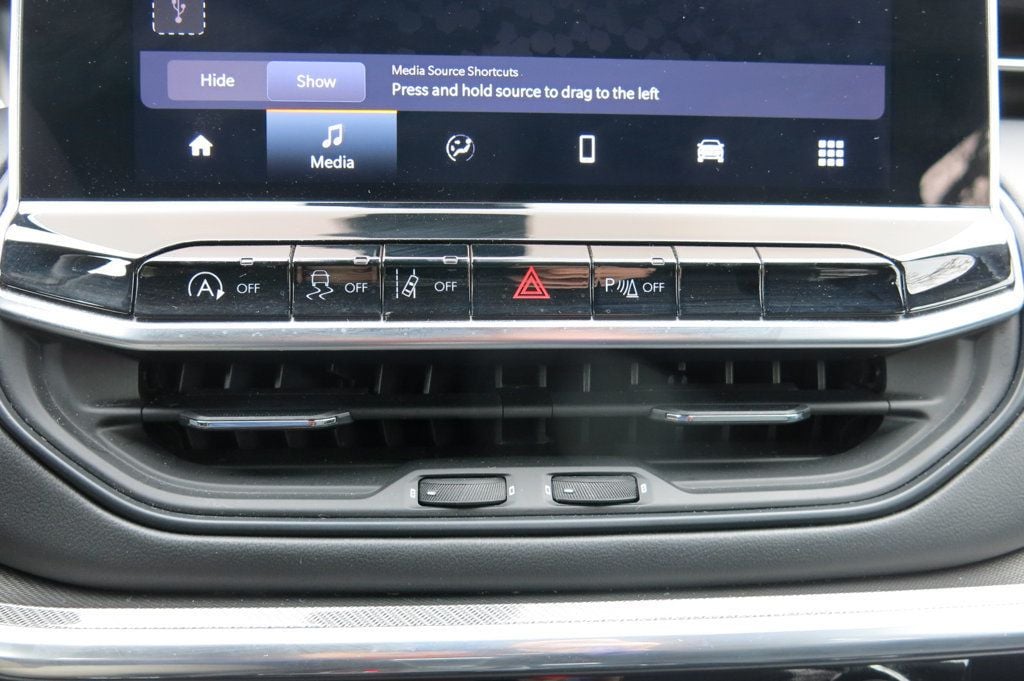 2023 Jeep Compass (RED) Edition 4x4 - 22996708 - 27