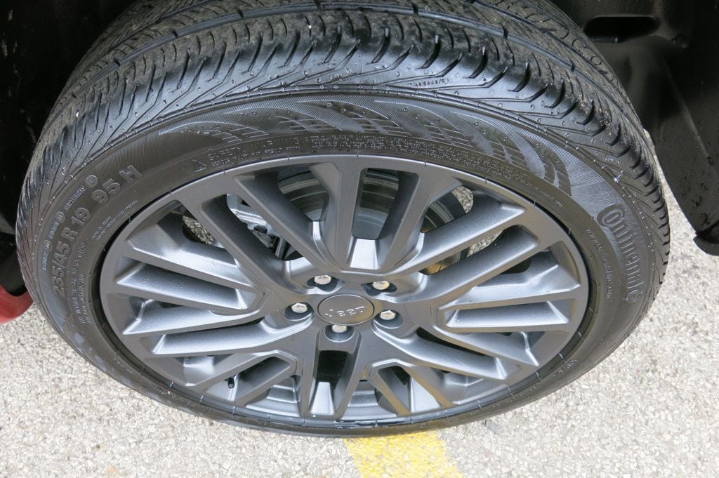 2023 Jeep Compass (RED) Edition 4x4 - 22996708 - 34