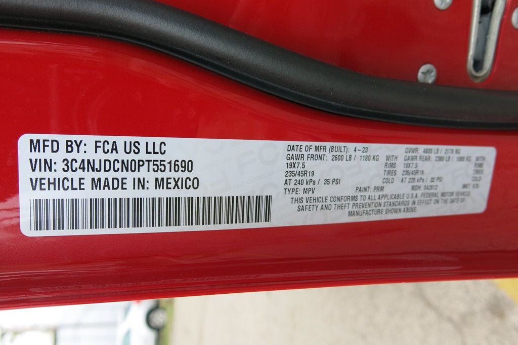 2023 Jeep Compass (RED) Edition 4x4 - 22996708 - 35