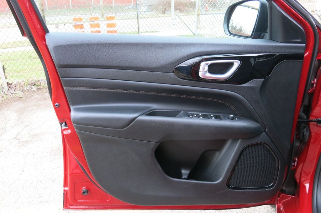 2023 Jeep Compass (RED) Edition 4x4 - 22996708 - 46