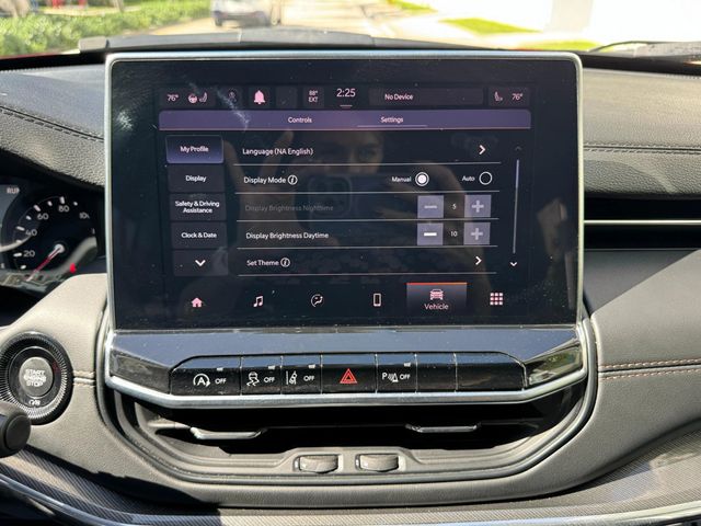 2023 Jeep Compass (RED) Edition 4x4 - 22943569 - 32