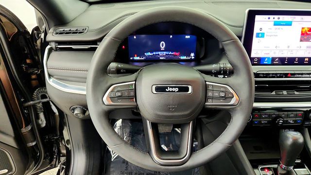 2023 Jeep Compass (RED) Edition 4x4 w/ Leather, Pano Sunroof & Power Liftgate - 23081767 - 13