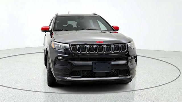 2023 Jeep Compass (RED) Edition 4x4 w/ Leather, Pano Sunroof & Power Liftgate - 23081767 - 1