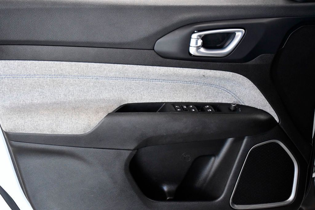 2023 Jeep Compass Sport 4x4 - 23018202 - 8