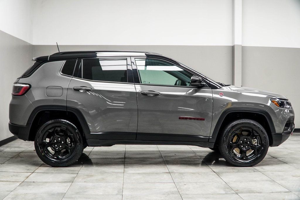 2023 Jeep Compass Trailhawk photo 4
