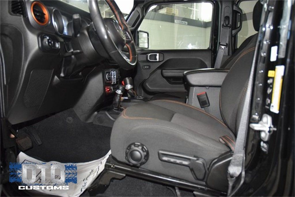 2023 Jeep Gladiator Mojave - 22875144 - 36