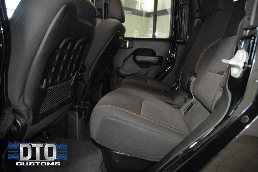 2023 Jeep Gladiator Mojave - 22875144 - 38