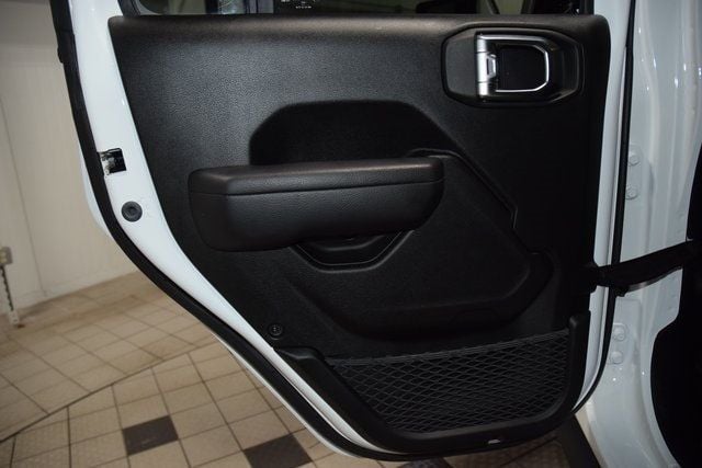 2023 Jeep Gladiator Mojave - 22918731 - 38