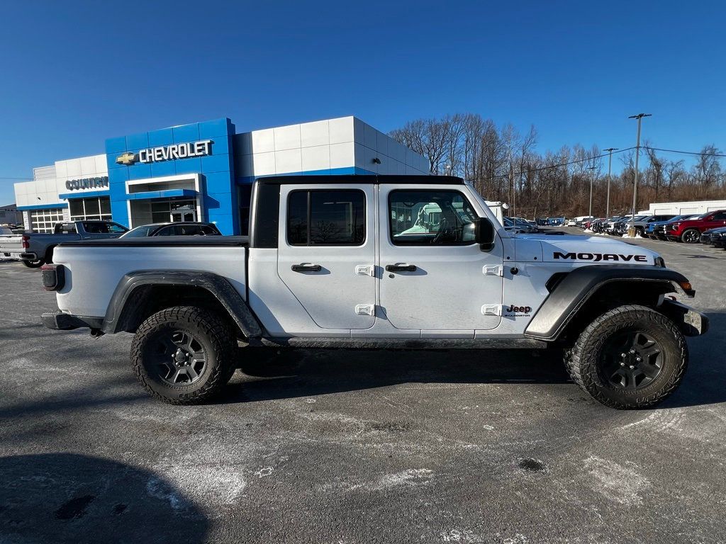 2023 Jeep Gladiator Mojave 4x4 - 22979426 - 1