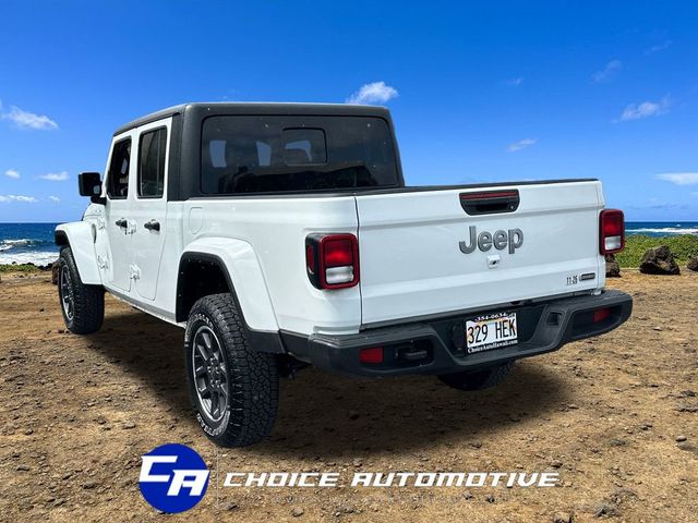 2023 Jeep Gladiator Overland's photo