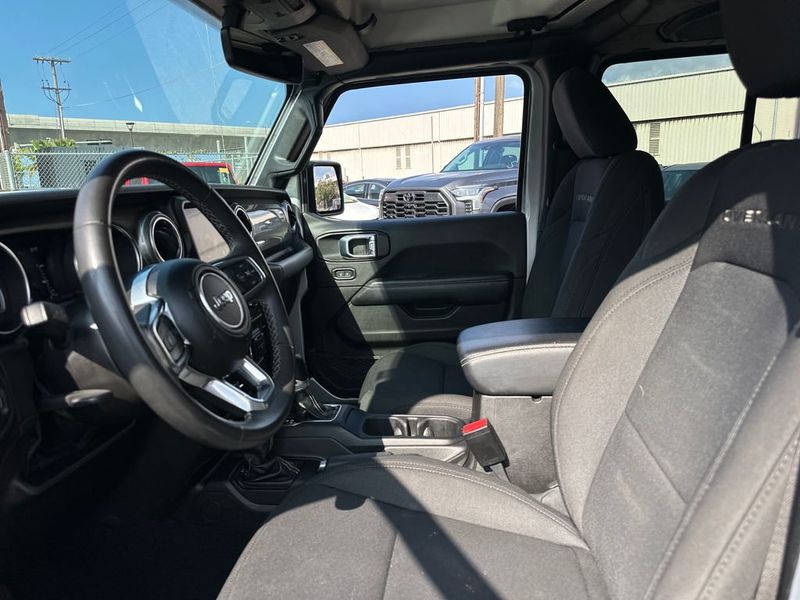 2023 Jeep Gladiator Overland 4x4 - 23042301 - 12