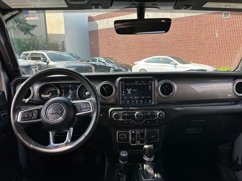 2023 Jeep Gladiator Overland 4x4 - 23042301 - 13