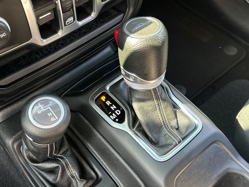 2023 Jeep Gladiator Overland 4x4 - 23042301 - 18