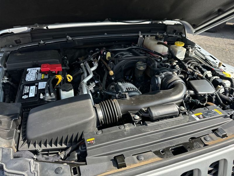 2023 Jeep Gladiator Overland 4x4 - 23042301 - 21