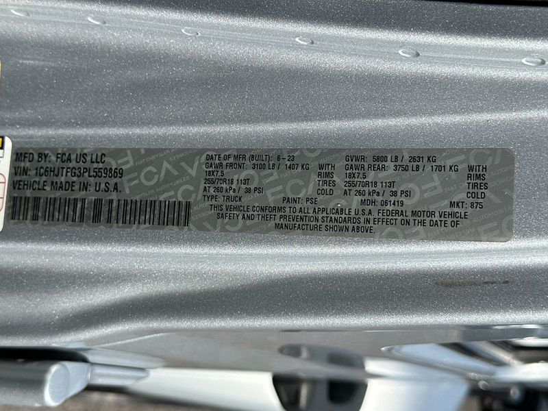 2023 Jeep Gladiator Overland 4x4 - 23042301 - 22