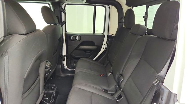 2023 Jeep Gladiator Overland 4x4 *Ltd Avail* w/ Freedom Top & Spray-In Bedliner - 23090361 - 21