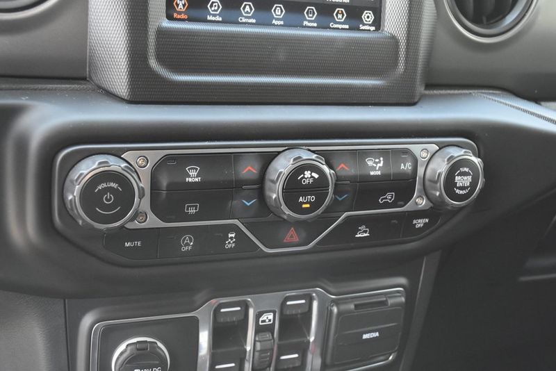 2023 Jeep Gladiator Texas Trail photo 23