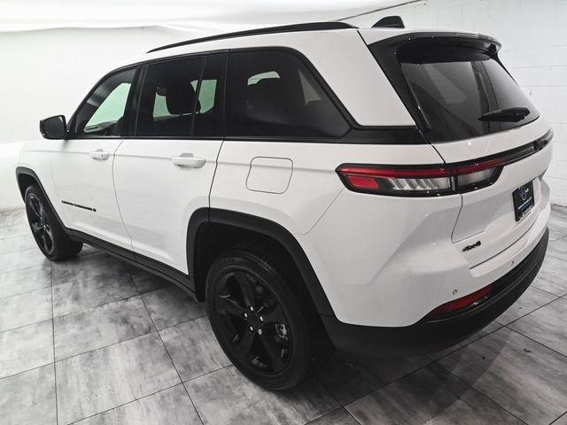2023 Jeep Grand Cherokee Altitude photo 4
