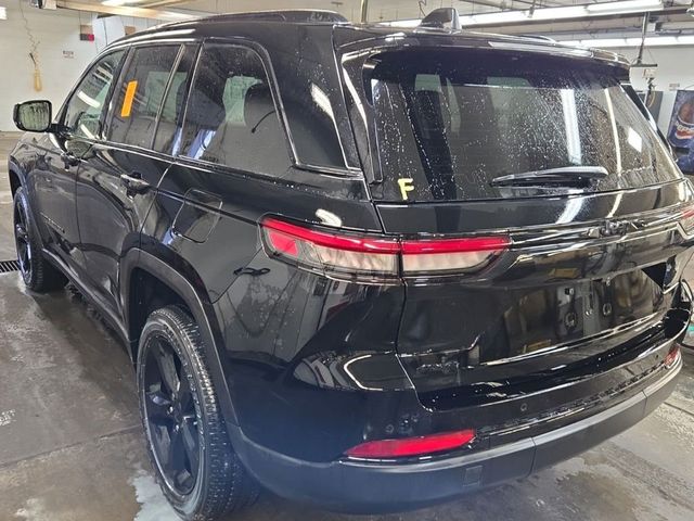 2023 Jeep Grand Cherokee Altitude - 22971893 - 3