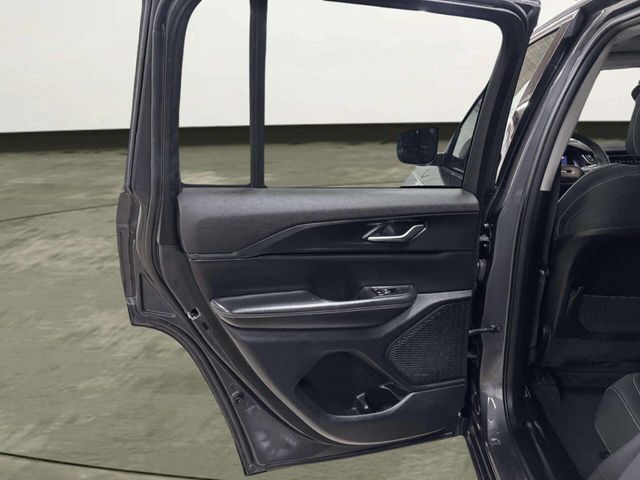 2023 Jeep Grand Cherokee Altitude 4x4 4dr SUV - 23045406 - 16